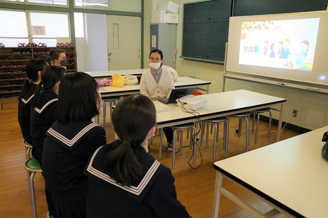 本学学生が企画した高大連携活動「ベトナムの家庭料理を作ろう！」が開催されました